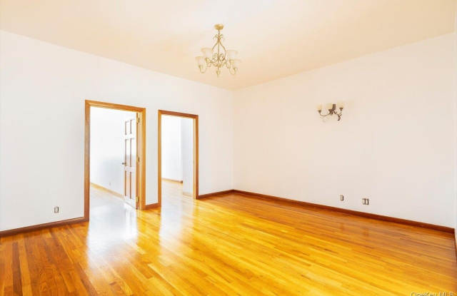 99 MC GUINNESS Boulevard unit: 1