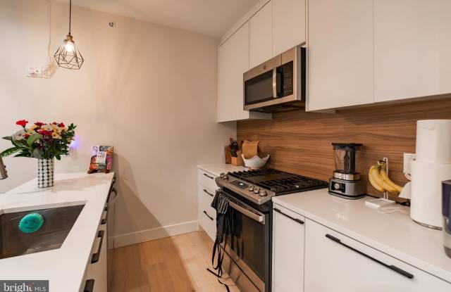 1612 GERMANTOWN Avenue unit: 3