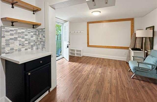 2229 SAINT ANDREW Street