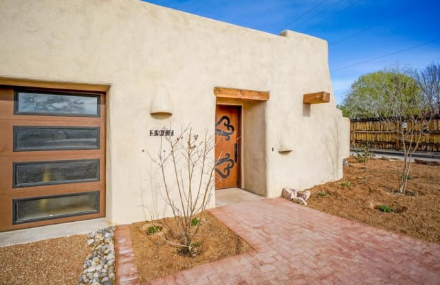 3917 Pedroncelli Road NW - 3917 Pedroncelli Road Northwest, Albuquerque, NM 87107