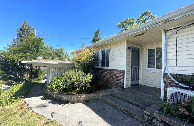 Tri-Plex, 1 bedroom, 1 bath plus a large office or guest room - 125 Berryman Street, Grass Valley, CA 95945