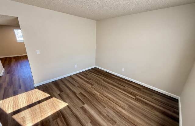 Photo of 3935-3944 Jaq-Mar Court