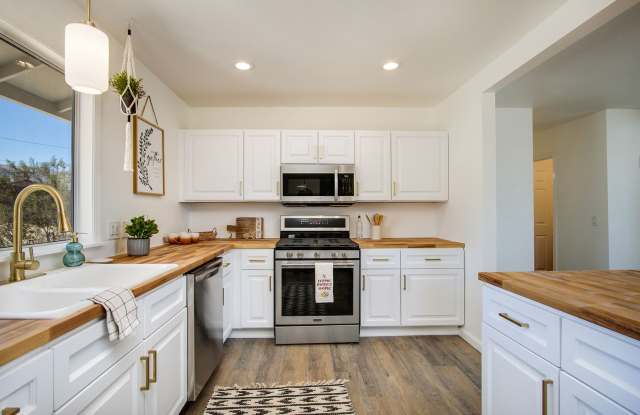 3 Bedroom, remodeled home in the heart of Joshua Tree