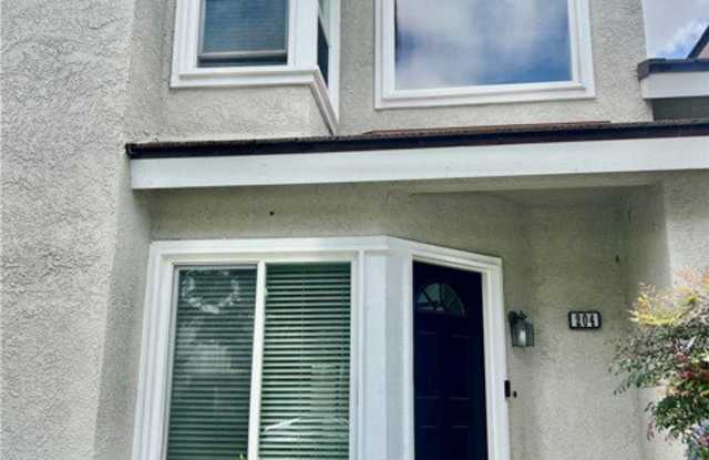 204 Greenmoor