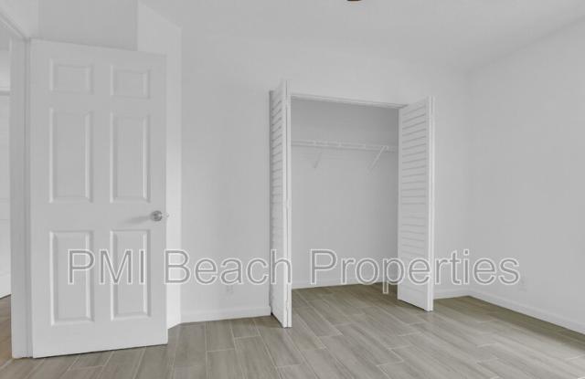 13910 Folkestone Cir