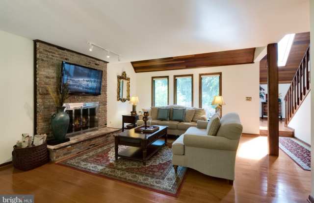 1185 GREAT OAK Court