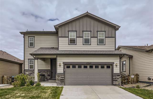 Photo of Evolve Real Estate: Stunning 3Beds/3Baths Single Family Residence With Fully Fenced Backyard and 2-Car Attached Garage!