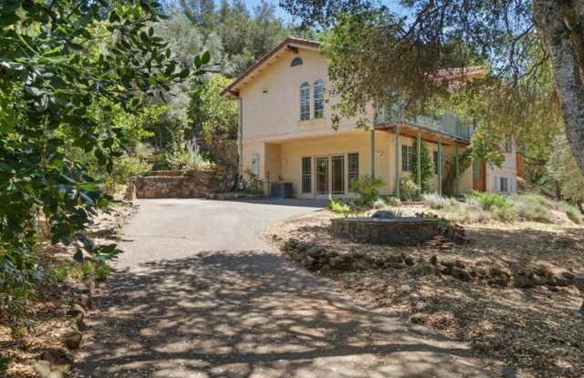 930 Valley View Drive