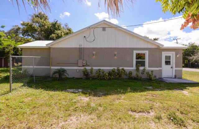 108 South 24th Street - 108 South 24th Street, Fort Pierce, FL 34950