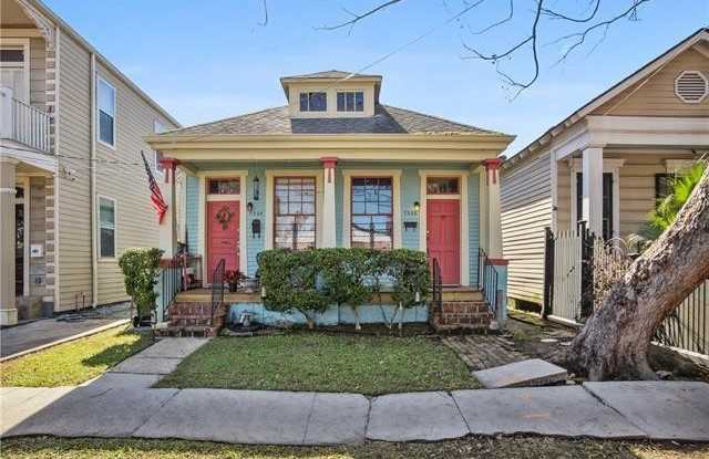 7326 FRERET Street - 7326 Freret Street, New Orleans, LA 70118