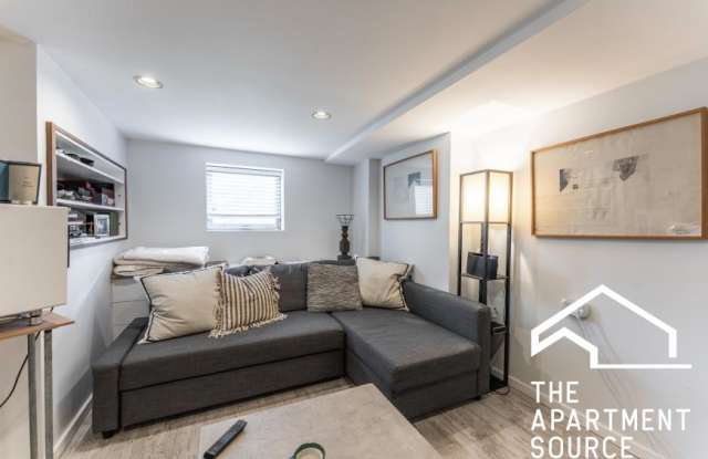 2732 North Monticello