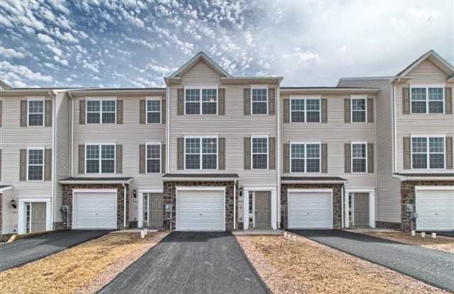 Photo of Spacious 3 Bedroom, 2.5 Bath Townhome in Spring Grove School District!