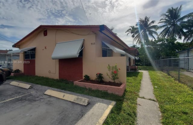 905 SW 4th Ter - 905 Southwest 4th Terrace, Hallandale Beach, FL 33009