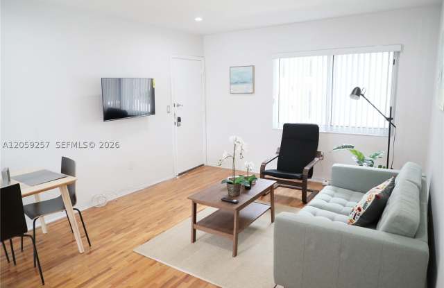 215 Antilla Ave