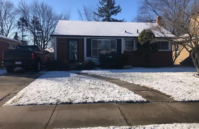 16836 COLLINSON Avenue - 16836 Collinson Avenue, Eastpointe, MI 48021