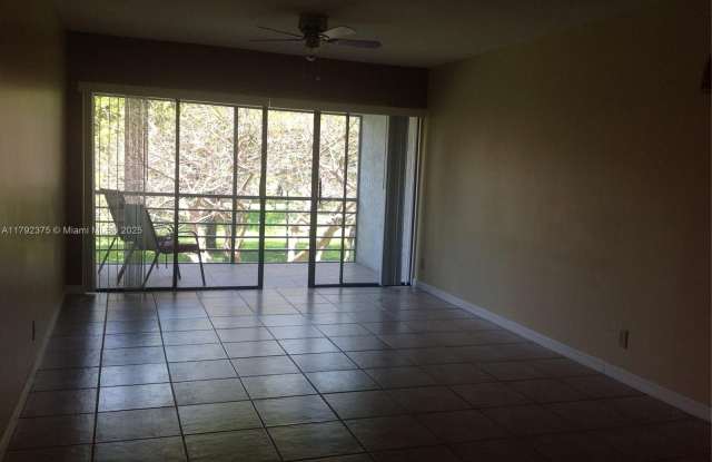 1921 W Woolbright Rd