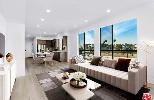 3632 S Keystone Ave unit: 302