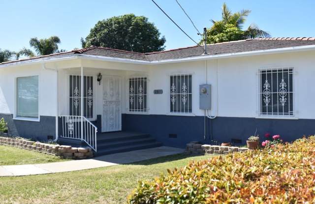 Charming 3 Bedroom Duplex with Original Character – Chula Vista Rental