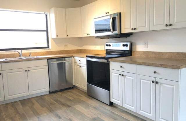 43 SW 8th Avenue, Delray Beach, FL 33444