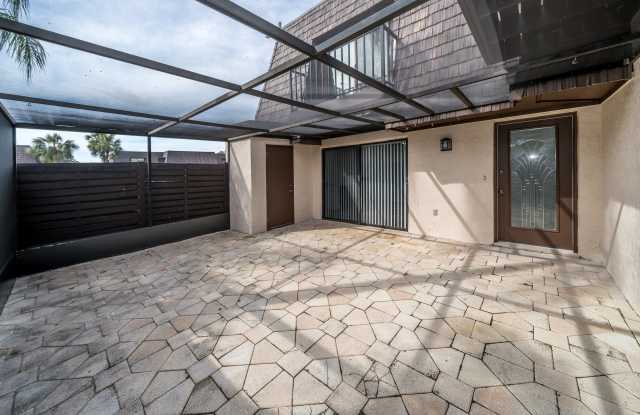 15328 E Pond Woods Dr