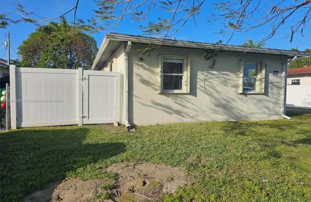 241 NE 1st Ter - 241 Northeast 1st Terrace, Dania Beach, FL 33004