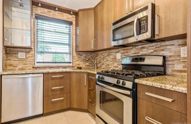 260-40 74 Avenue unit: 2Nd Fl