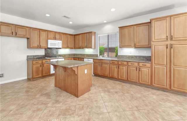 32572 Via Los Santos