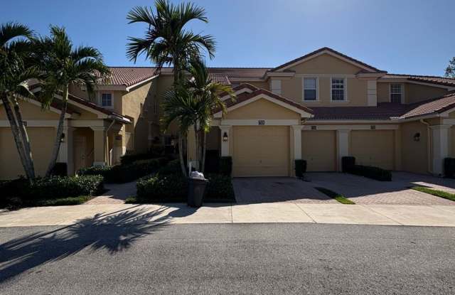 3/2/1 Townhome in River Glen!