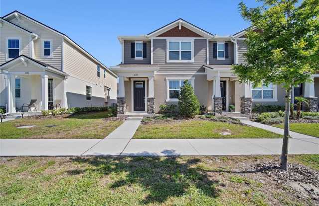 3041 DOUGLAS FIR DRIVE