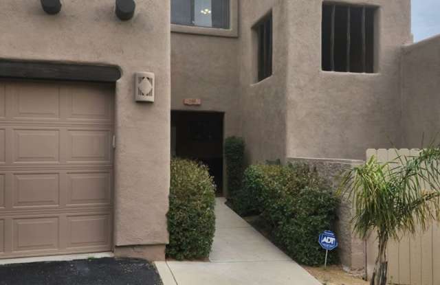 Fairway Terrace Townhome 2br/2bath Bedroom Rental NW Side $1,650 Monthly Rent - 2980 West Trevi Place, Casas Adobes, AZ 85741