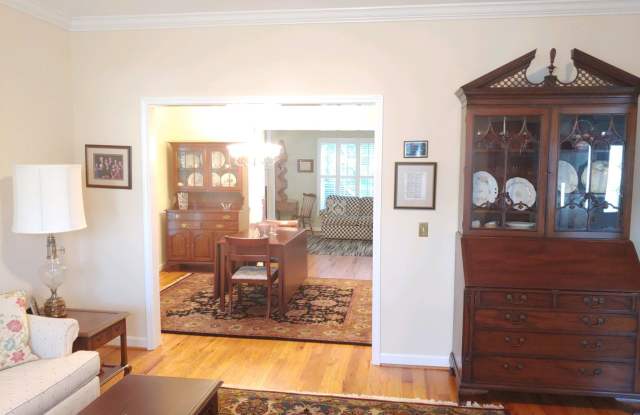 3 Bedroom 2.5 Half Bath Townhouse with 2 Car Garage