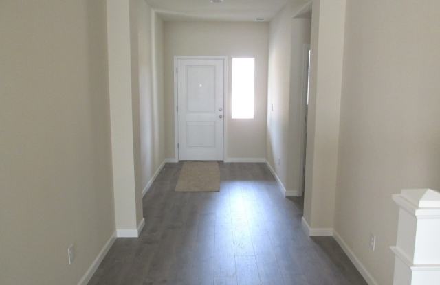 $500 off 1st month! New carpet, hardwoods, quartz counters, 5 Br 2.5 bth fenced yard, walk to park!