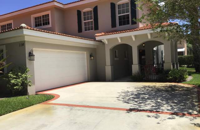 114 Owl Pointe Circle