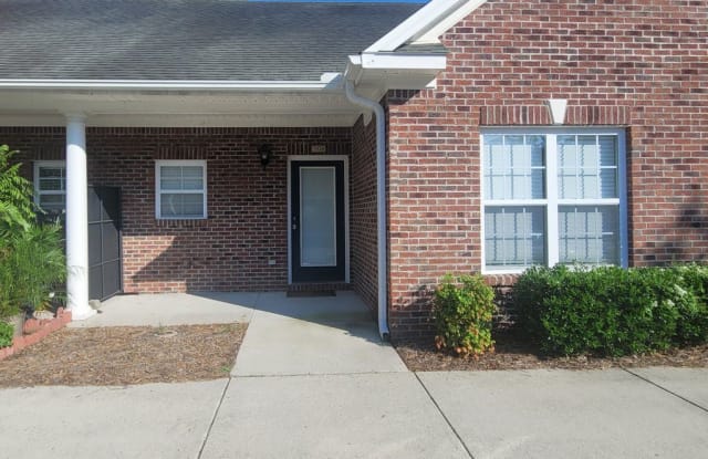 Charming 2 bedroom 2 full bath townhome in the lovely community of Independence South Townhomes! - 3924 Spicetree Drive, Wilmington, NC 28412