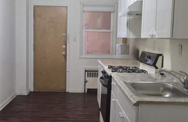 528 Valley Brook Avenue 2nd Floor Fr