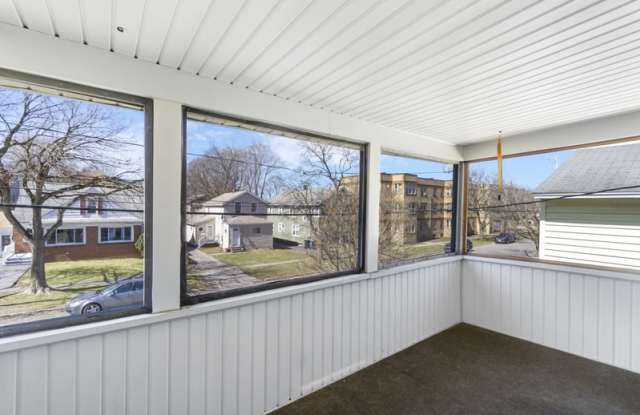 125 Woodbine Avenue