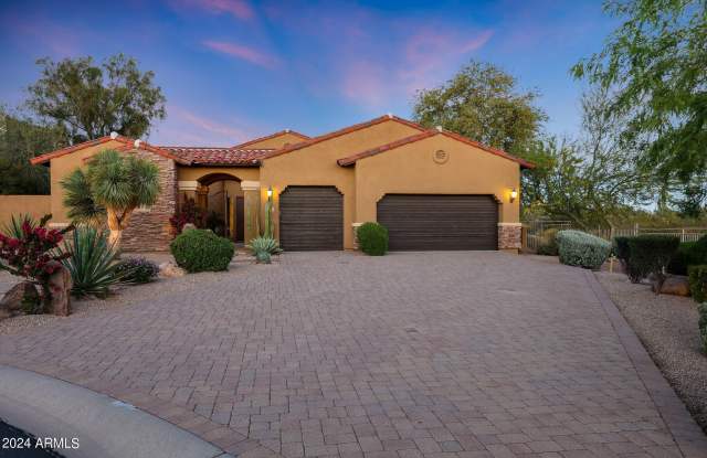 7552 E Camino Puesta Del Sol --