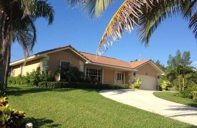 Photo of 400 S Lyra Circle