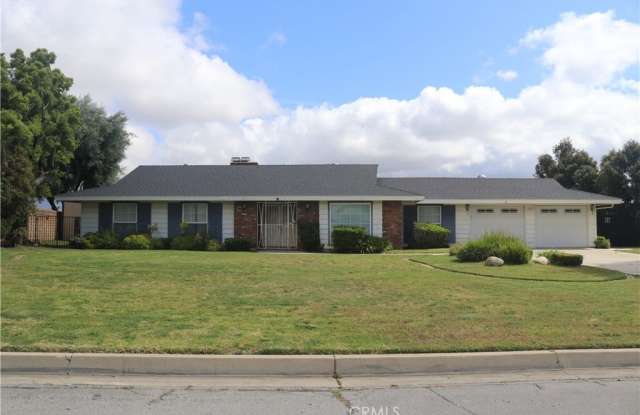 5723 N Sycamore Avenue - 5723 North Sycamore Avenue, San Bernardino County, CA 92377