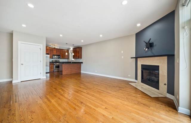 4968 N Milwaukee Ave