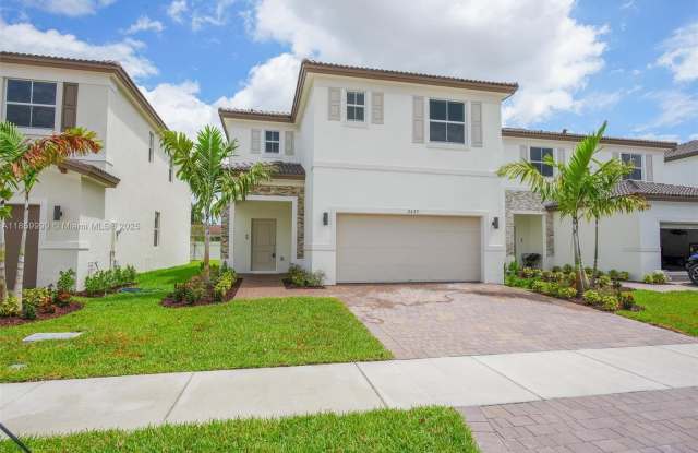 Photo of 2637 SE 24th Ct