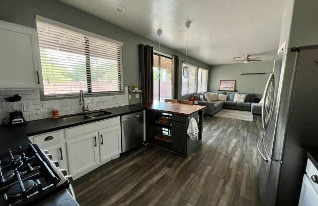 15179 S Via Rancho Grande