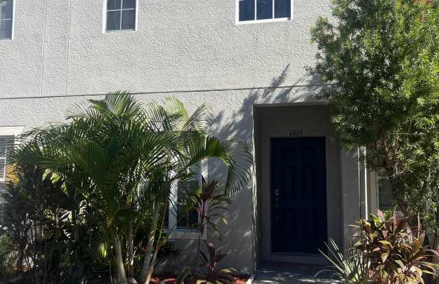13137 Kings Crossing Dr
