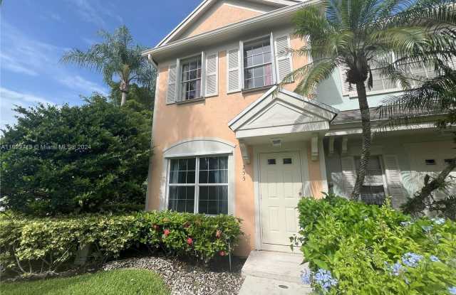 255 Mallory Ct