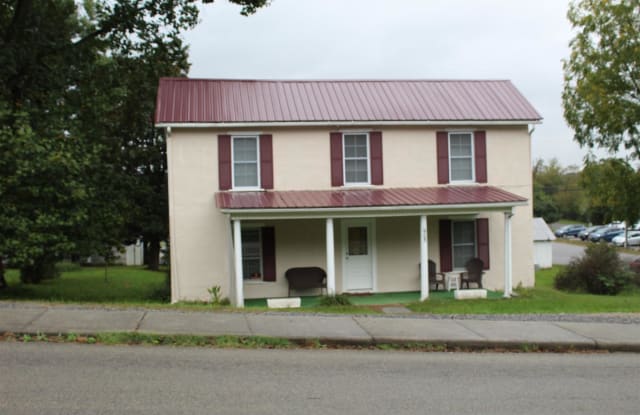 905 W Second Street - 905 2nd St, Radford, VA 24141