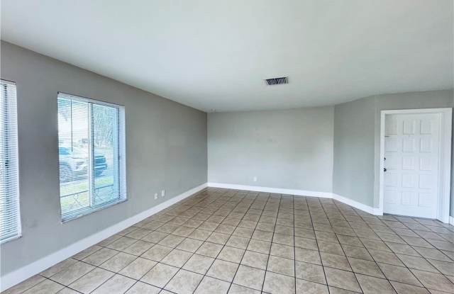 4111 SE 18th Place unit: A