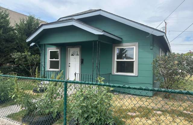 207 E Main St
