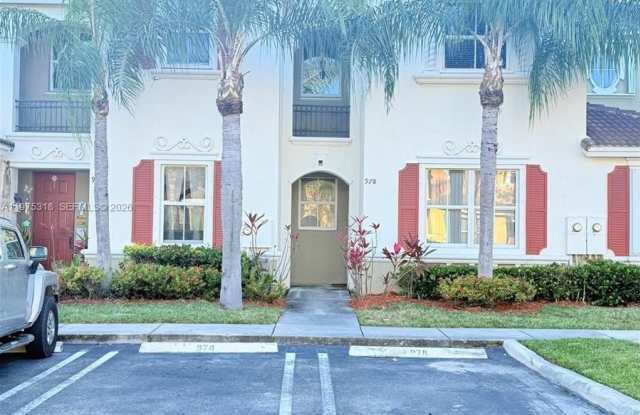 978 NE 42nd Pl