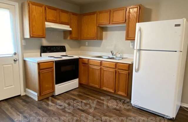 705 Miracle Ln Apt #A