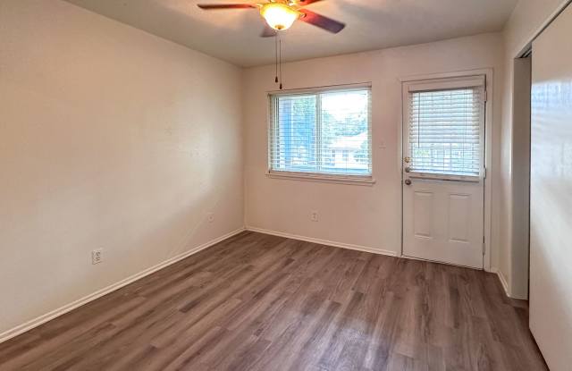 1106 W. 22nd #7